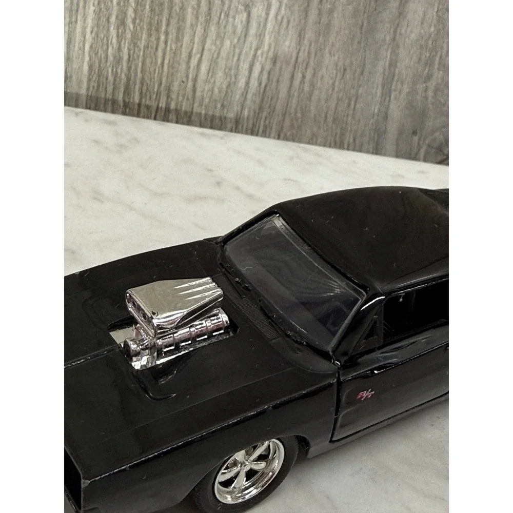 Jada Toys Fast & Furious Dom Dodge Charger RT Black Diecast 1/24 Scale 97042